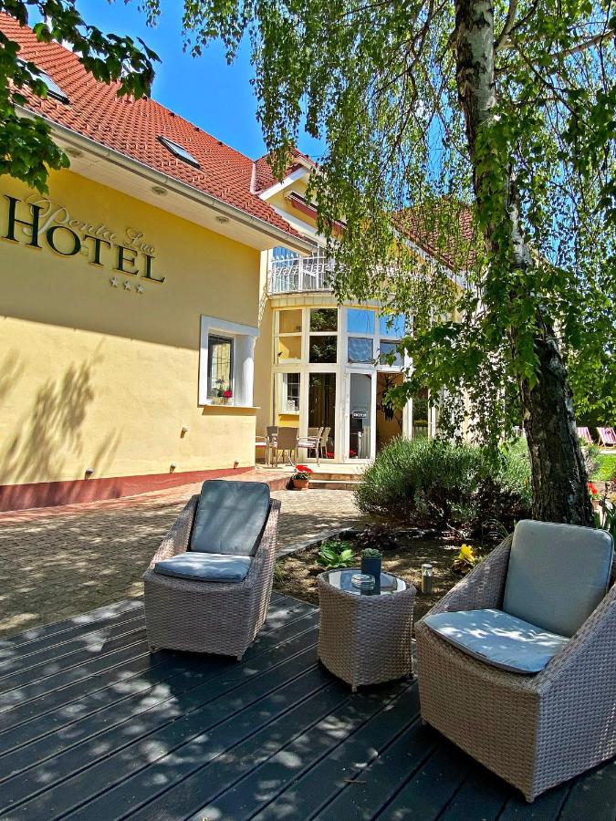 Hotel Penta Lux Tata Exteriör bild